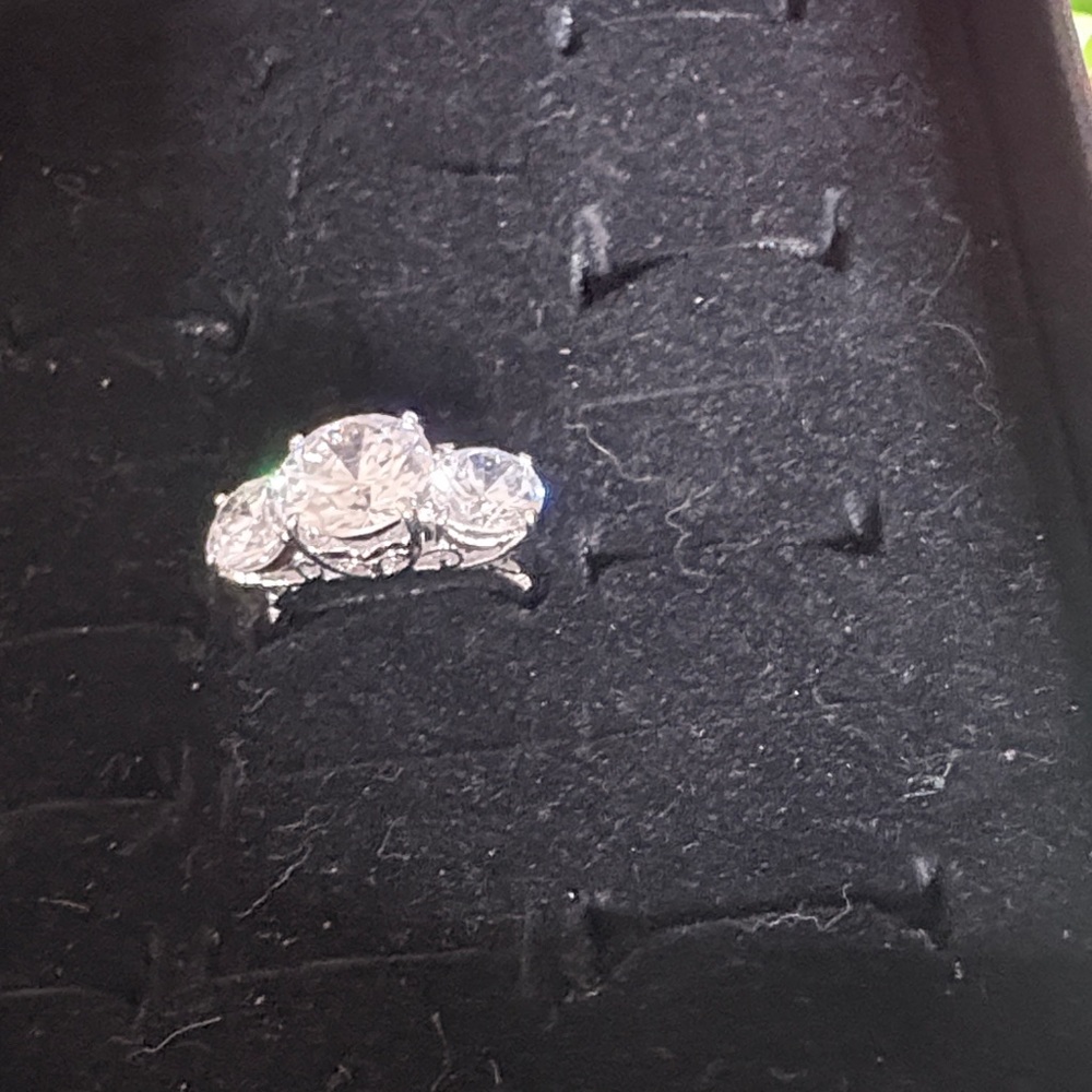 Dazzling Triple Stone Silver Ring - image 2